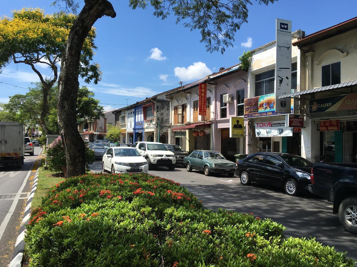 Check In Lodge Kuching Exterior foto